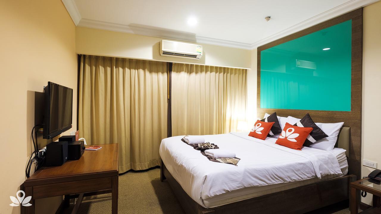 Zen Rooms Silom 12 Bangkok Exterior photo