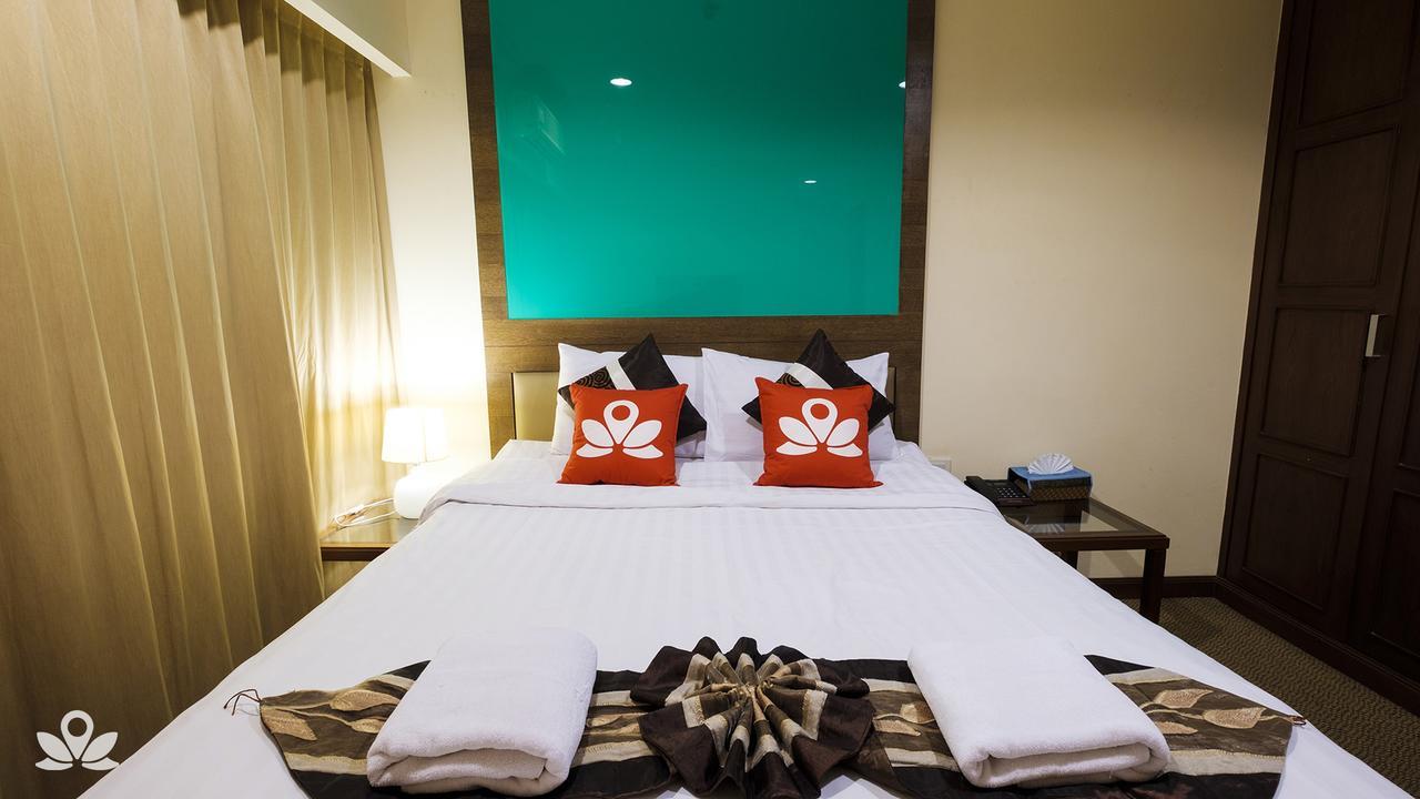 Zen Rooms Silom 12 Bangkok Exterior photo