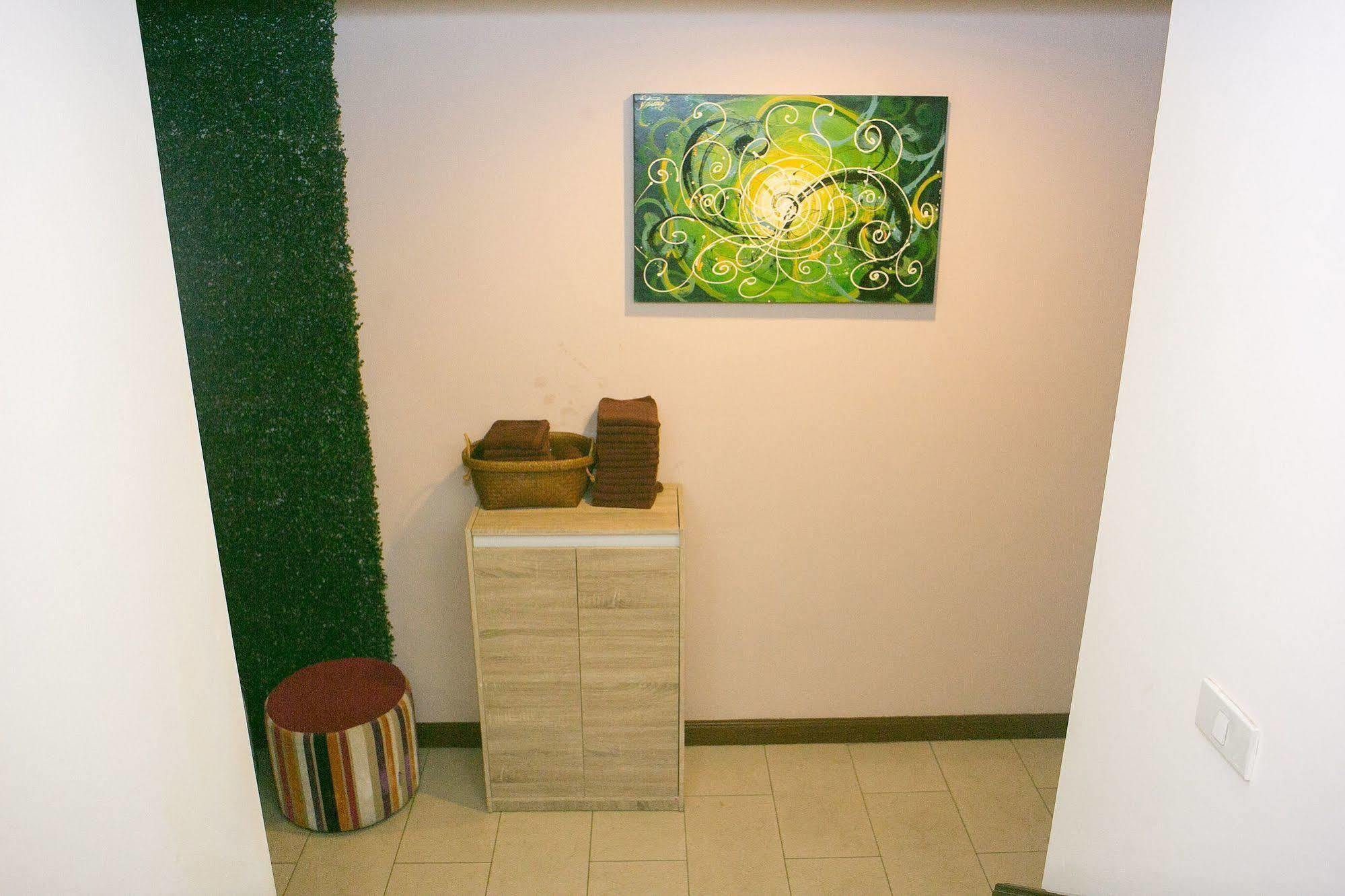 Zen Rooms Silom 12 Bangkok Exterior photo